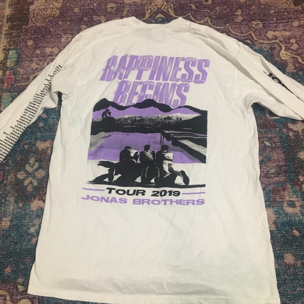 Jonas Brothers Happiness Begins Concert T-shirt.